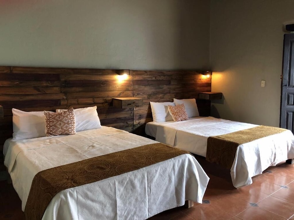 Standard Double Room - Photo 5