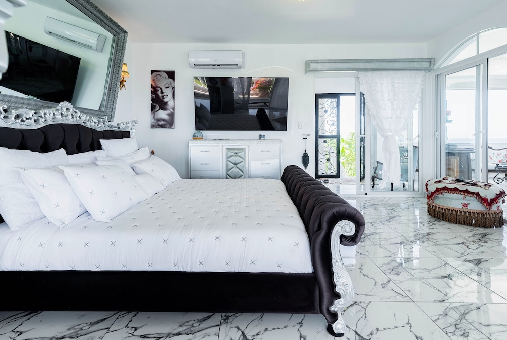 PENTHOUSE LUXURY SUITE, Romantic Penthouse photo 2