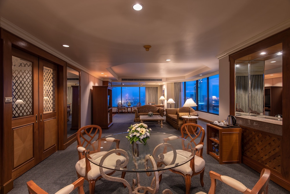 Executive Suite River View, Business Lounge Access thumbnail 6