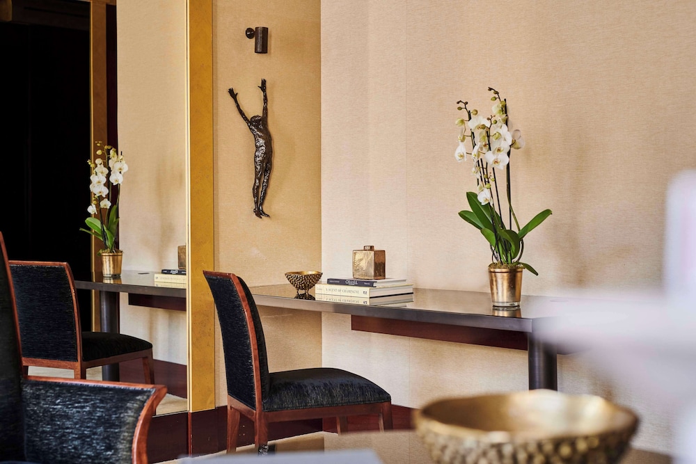 Park Executive Paix View Suite