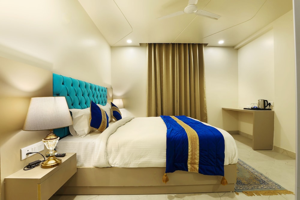 Deluxe Double Room - Photo 16