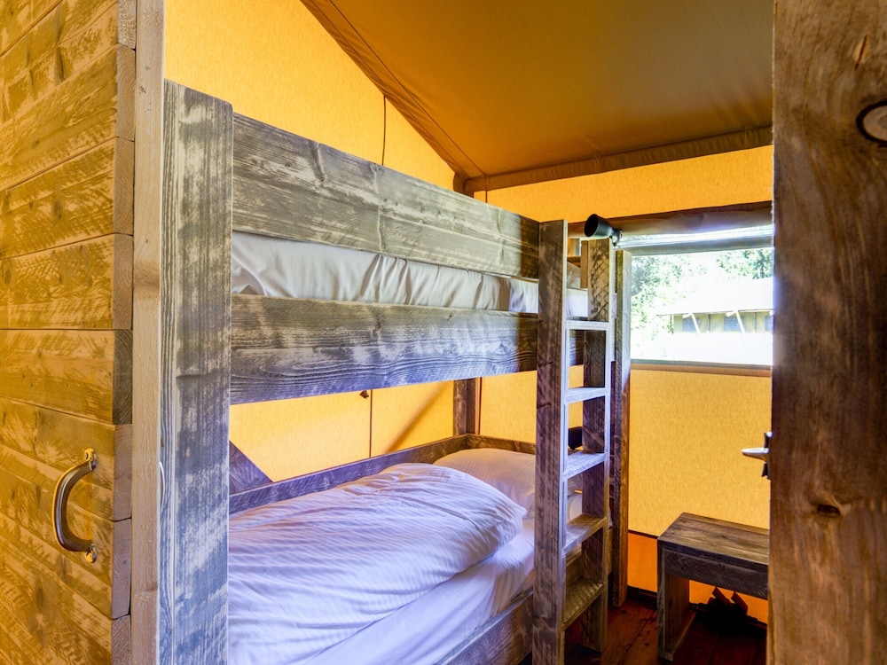Classic Tent, 3 Bedrooms photo 2