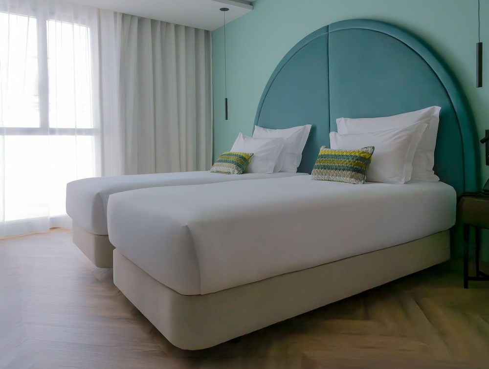 Standard Double or Twin Room, City View photo 3