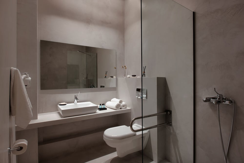 Junior Suite With Side Sea View photo 2