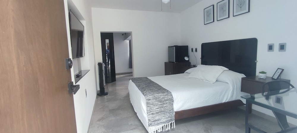 Basic Double Room, 1 Queen Bed
