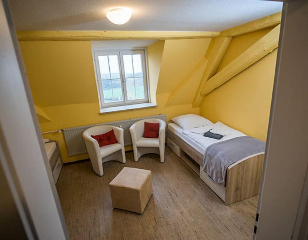 Standard Twin Room, Shared Bathroom photo 2