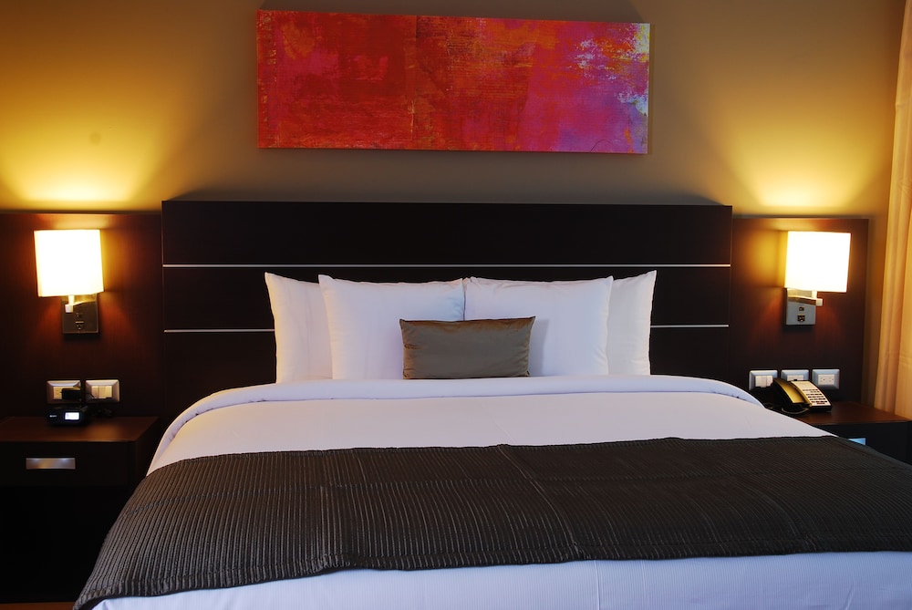 Premium Room, 1 King Bed (Business)