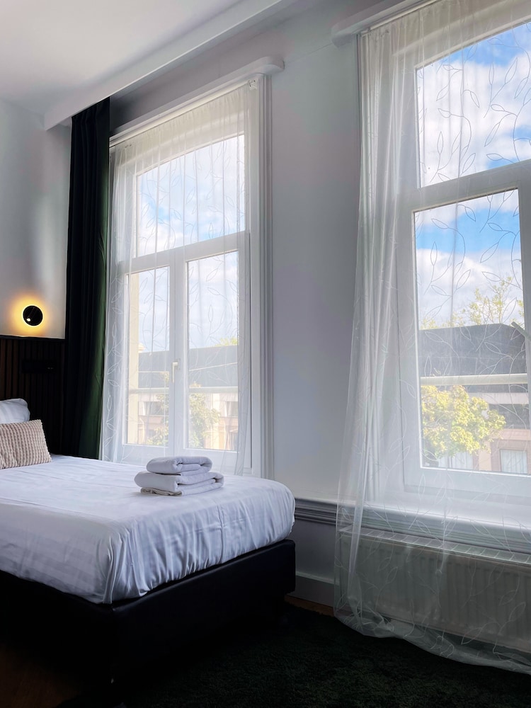 Signature Twin Room