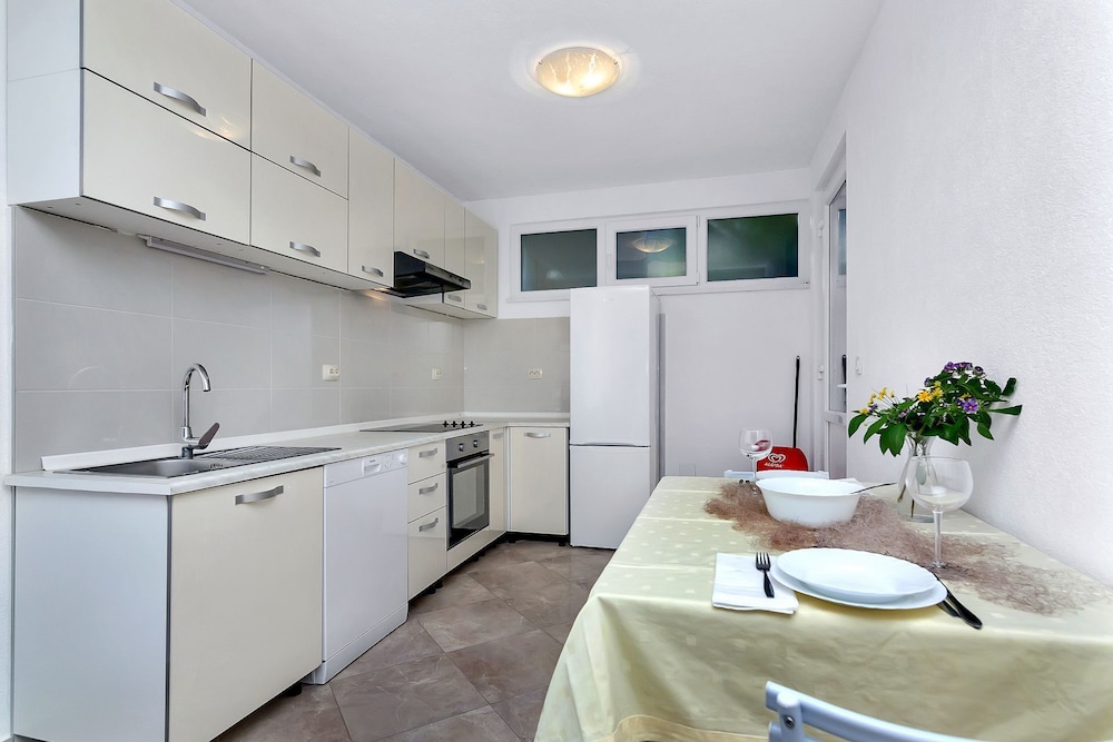 Apartment (Nikola - 5 m from beach - A(6+2) pr) photo 1