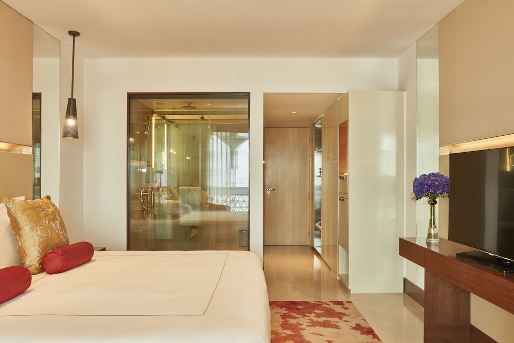 Deluxe Room City View - Photo 6