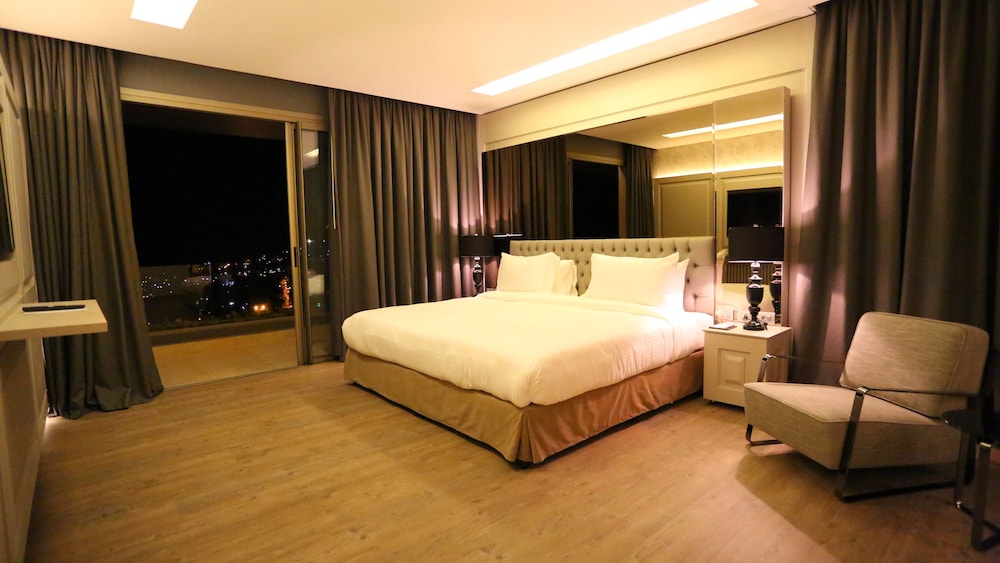 Premier Suite, Valley View