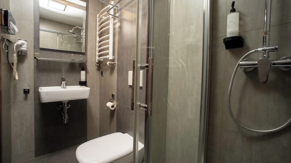 Premium Double or Twin Room photo 3