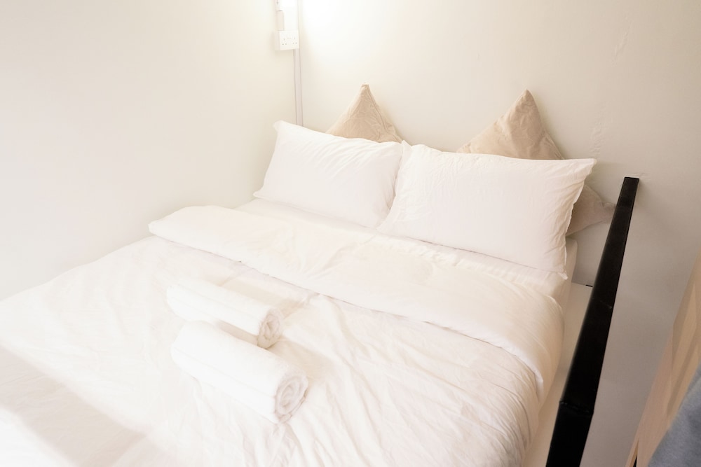 Basic Double or Twin Room, Non Smoking photo 3