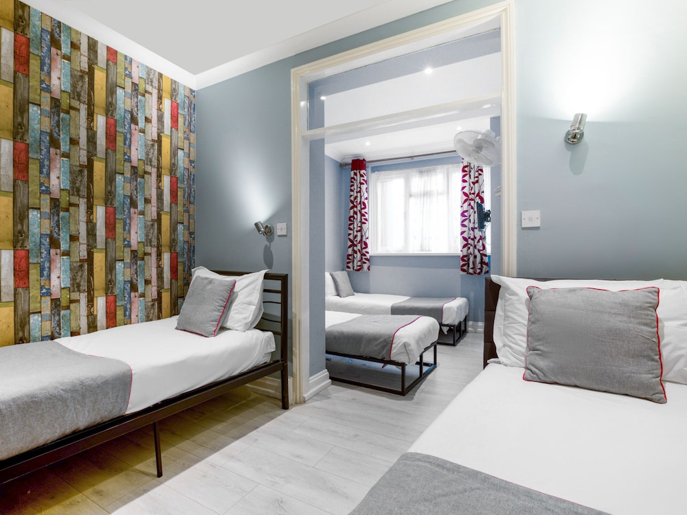 Superior Room, Multiple Beds (Family of 5) photo 3