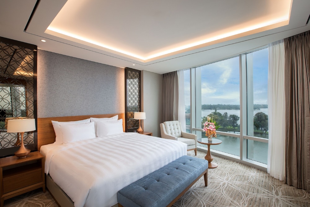 Premier Twin Room (Lake View)