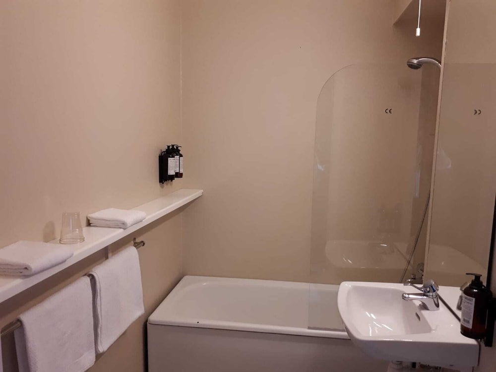 Double or Twin Room (Property only reachable by train) - Photo 2