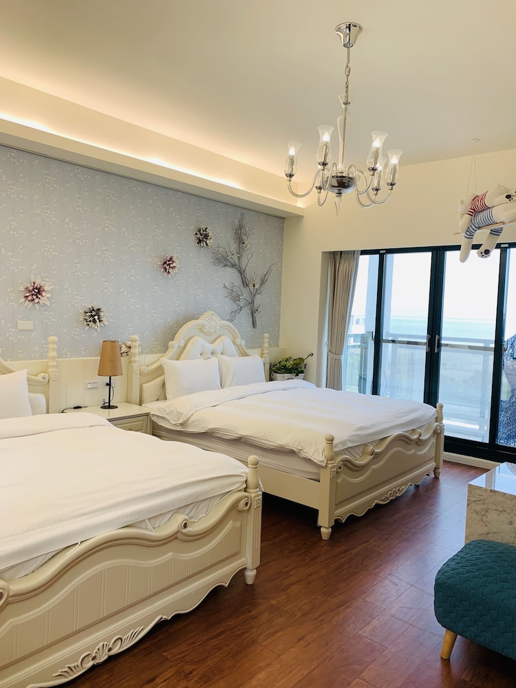 Deluxe Quadruple Room, Ocean View (202) photo 1