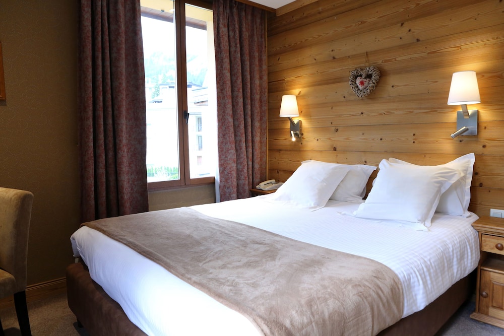 Comfort Double or Twin Room, Pool Access, Mountain View photo 3