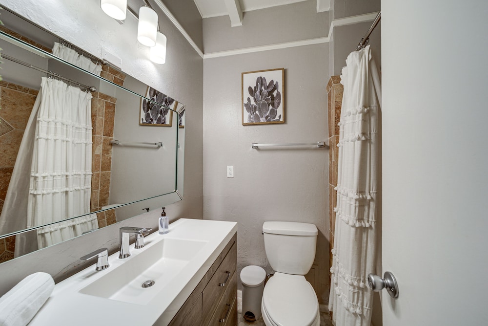 House (4 Bedrooms) photo 2