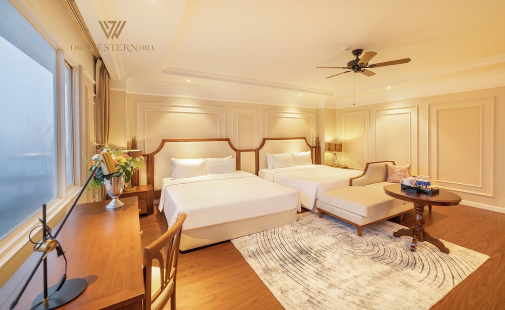 Premium Quadruple Room, City View photo 2