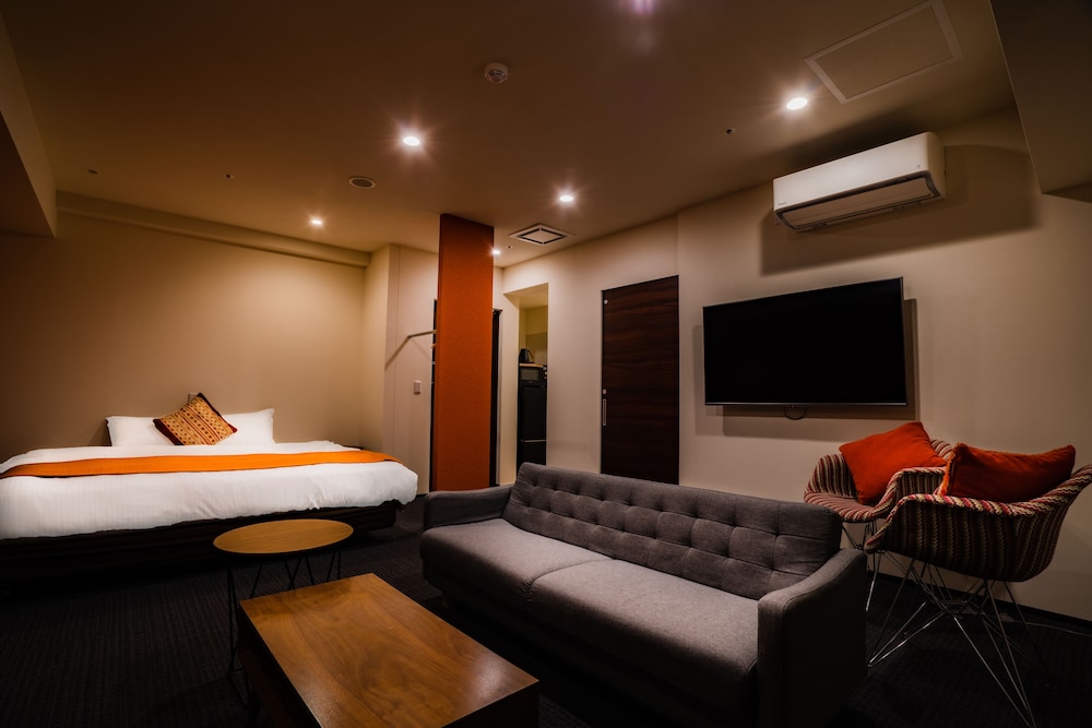 Superior Studio Suite, Multiple Beds - Photo 1