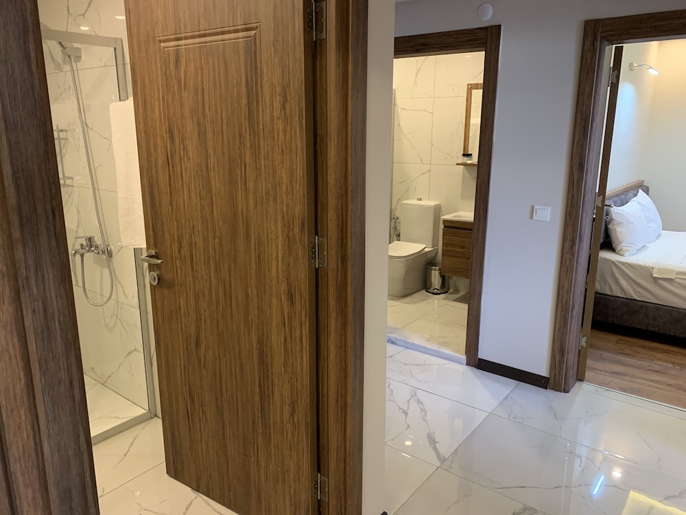 Two Bedroom Suite - Photo 6