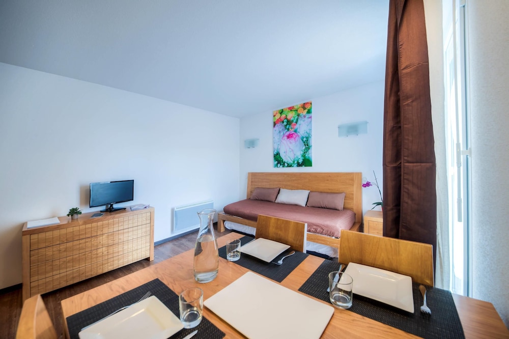 Room, 2 Twin Beds, Non Smoking (Upgrade)