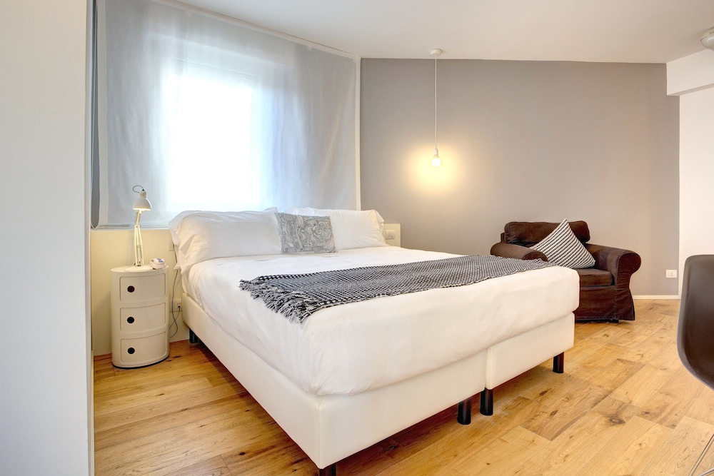 Deluxe Quadruple Room - Photo 2