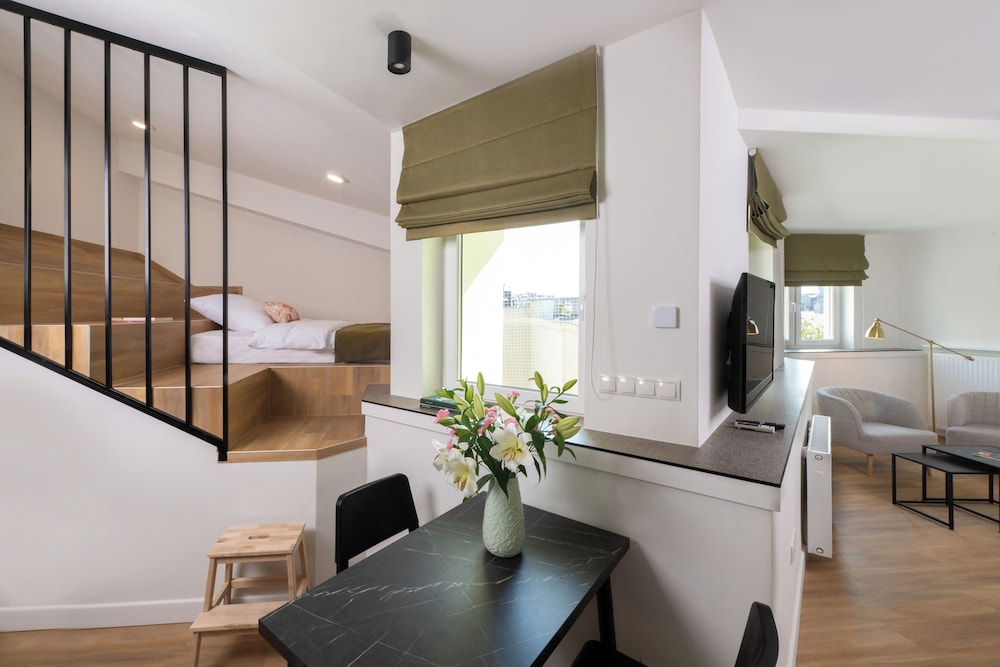 Premium Apartment - Photo 3