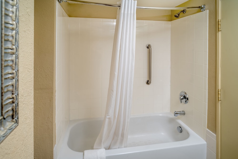 Studio Suite, 1 King Bed, Non Smoking - Photo 9