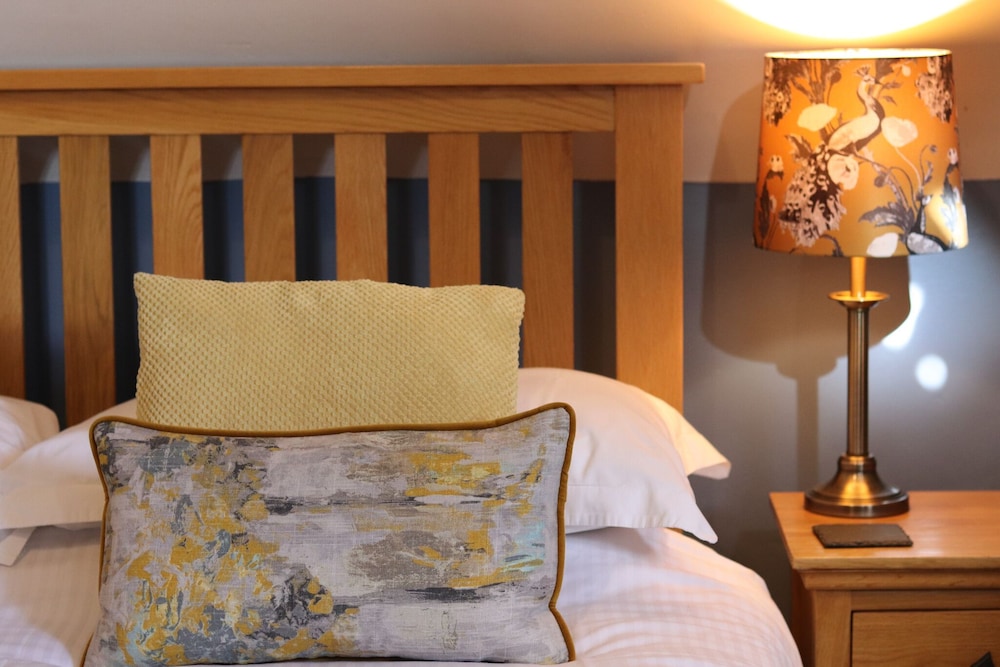 Standard Double Room, 1 King Bed photo 3