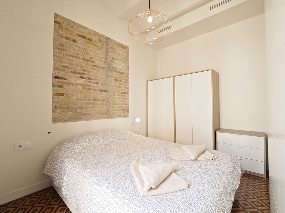 Apartment, 2 Bedrooms, Balcony (Calle Santa Eulalia 91 - 1.4)