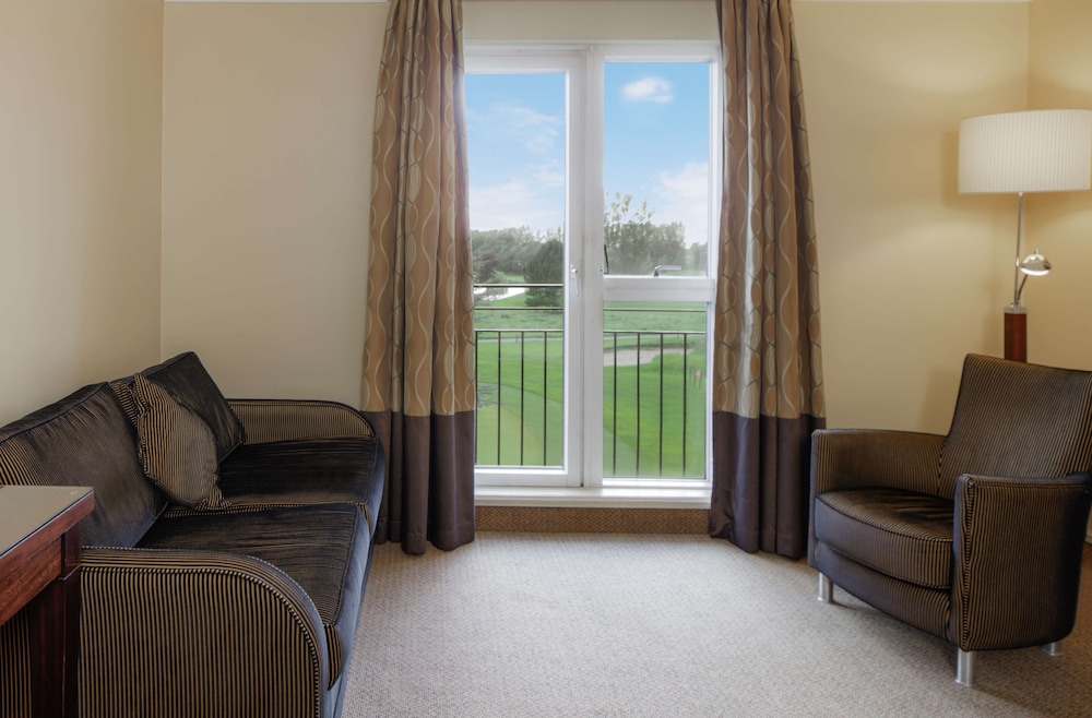 Deluxe Room, 2 Twin Beds (Hilton)