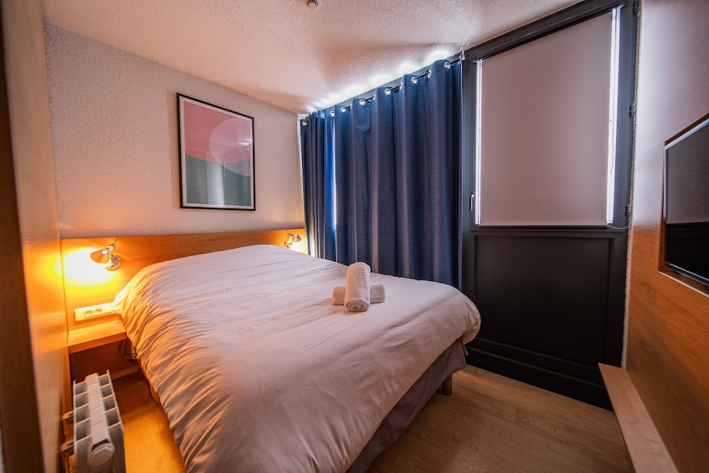 Chambre double type hôtel vue montagne photo 1