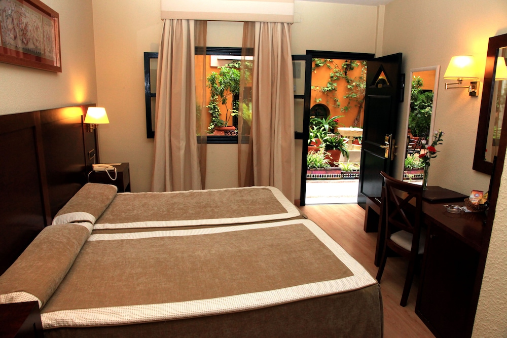 Double room (with sofa bed) photo 2