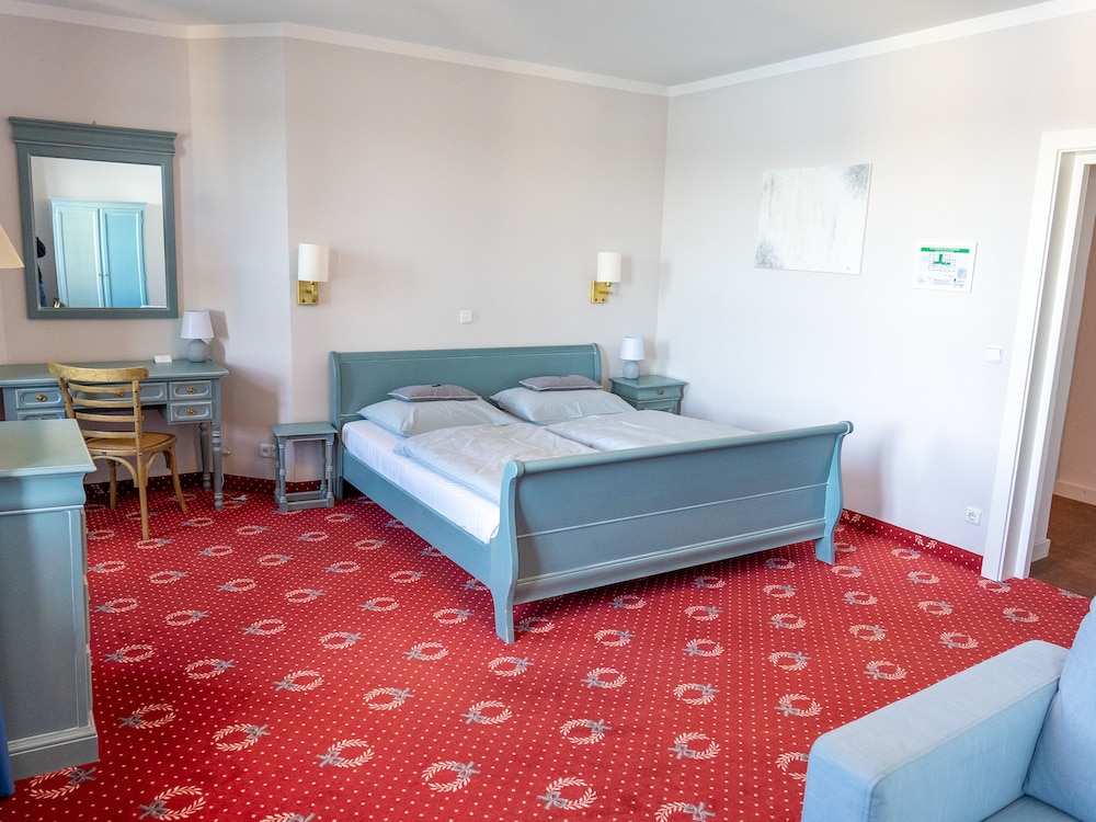 Double Room, 1 King Bed with Sofa bed, Non Smoking, Lake View
