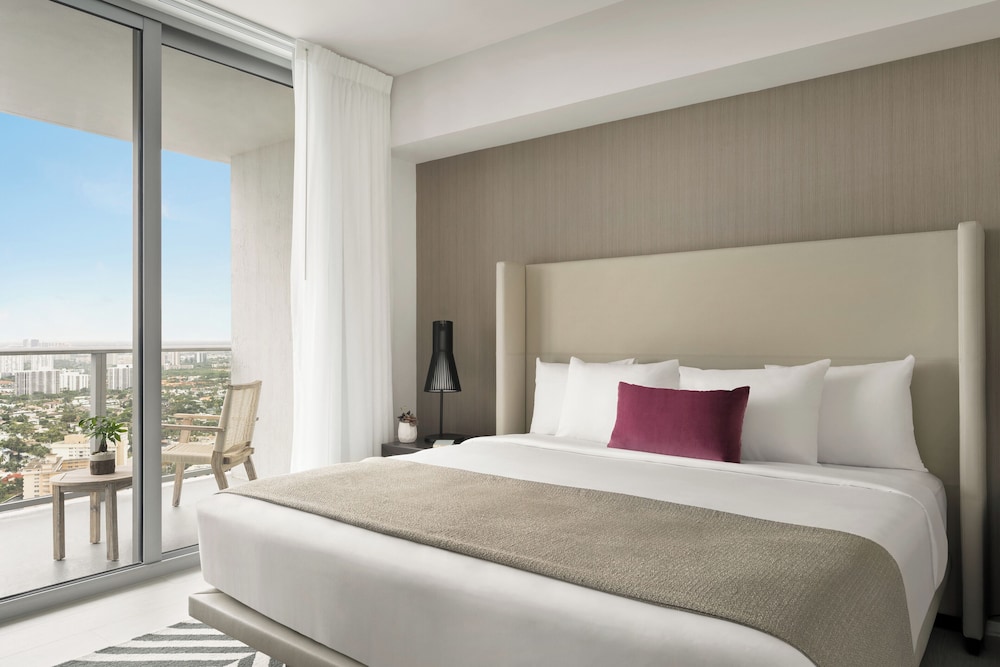 Suite, Multiple Beds, Corner photo 1