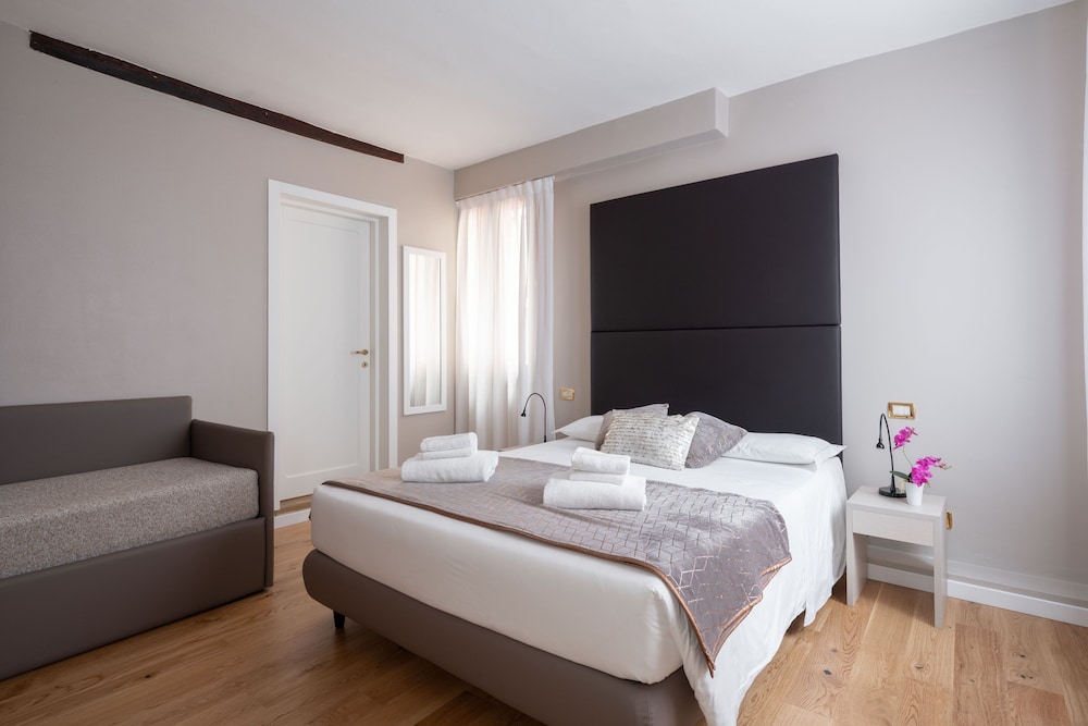Deluxe Room, 1 Bedroom photo 1