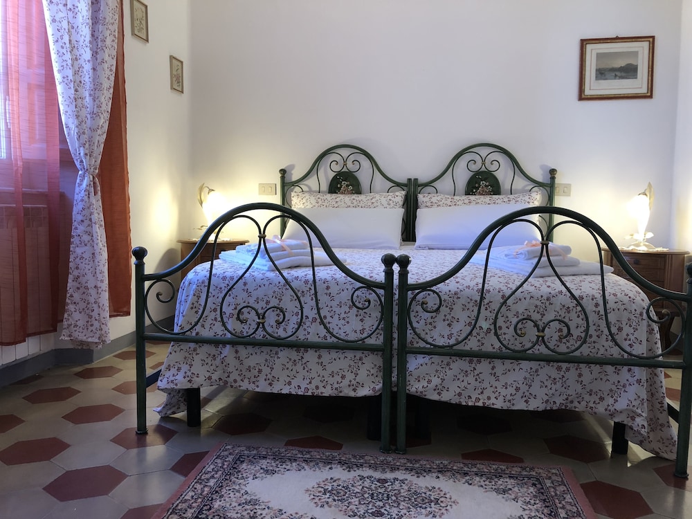 Classic Double or Twin Room, Garden View photo 2