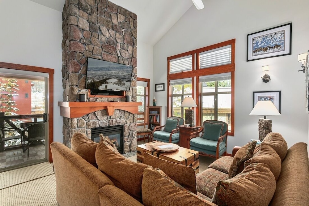 Condo, 3 Bedrooms