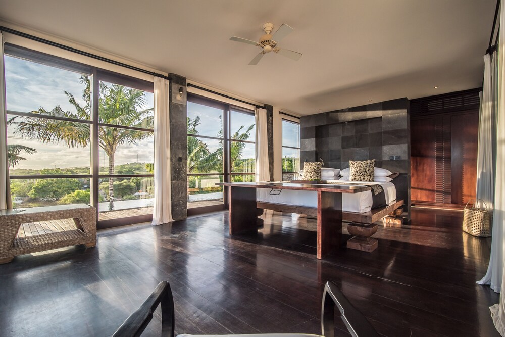 Luxury Villa photo 2