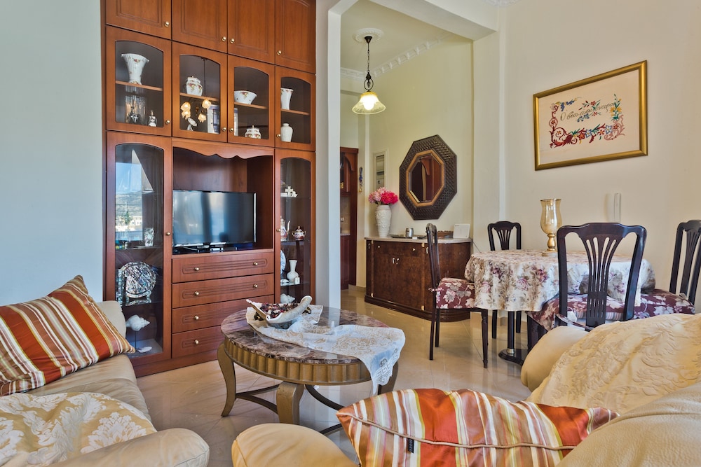 Villa photo 2