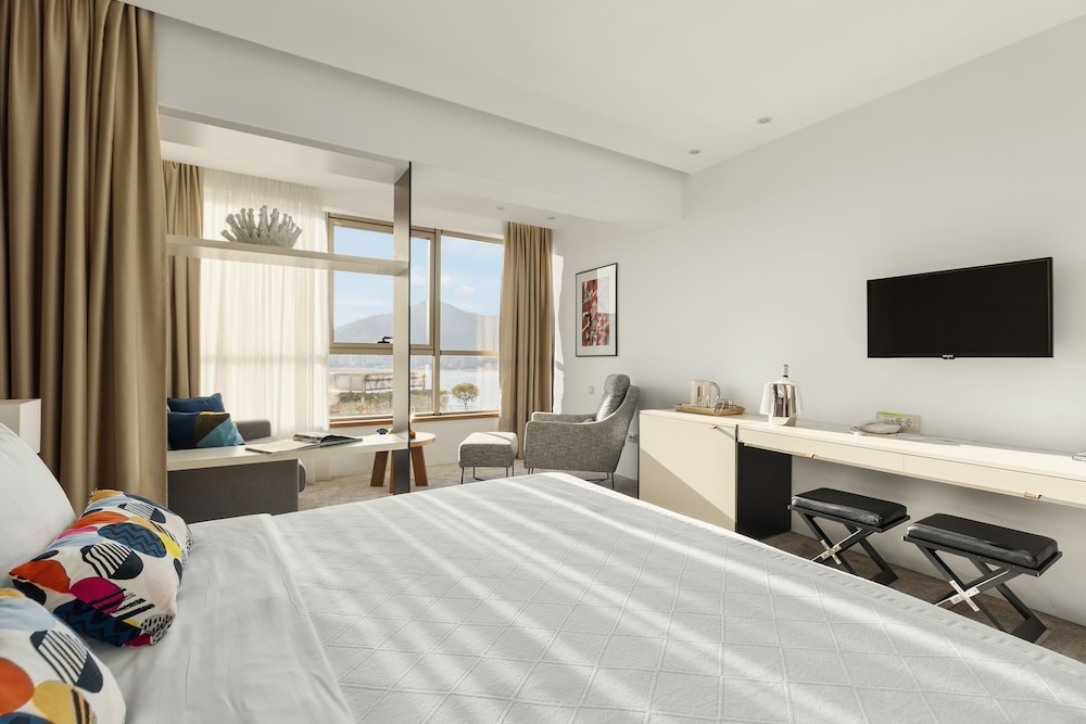 Superior Room, Garden View