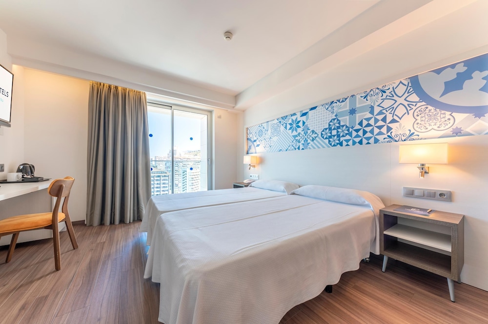 Superior double room (1 Adult + 1 child)