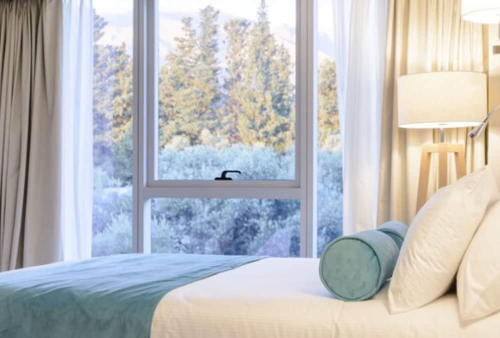 Standard Room, 1 King Bed photo 3
