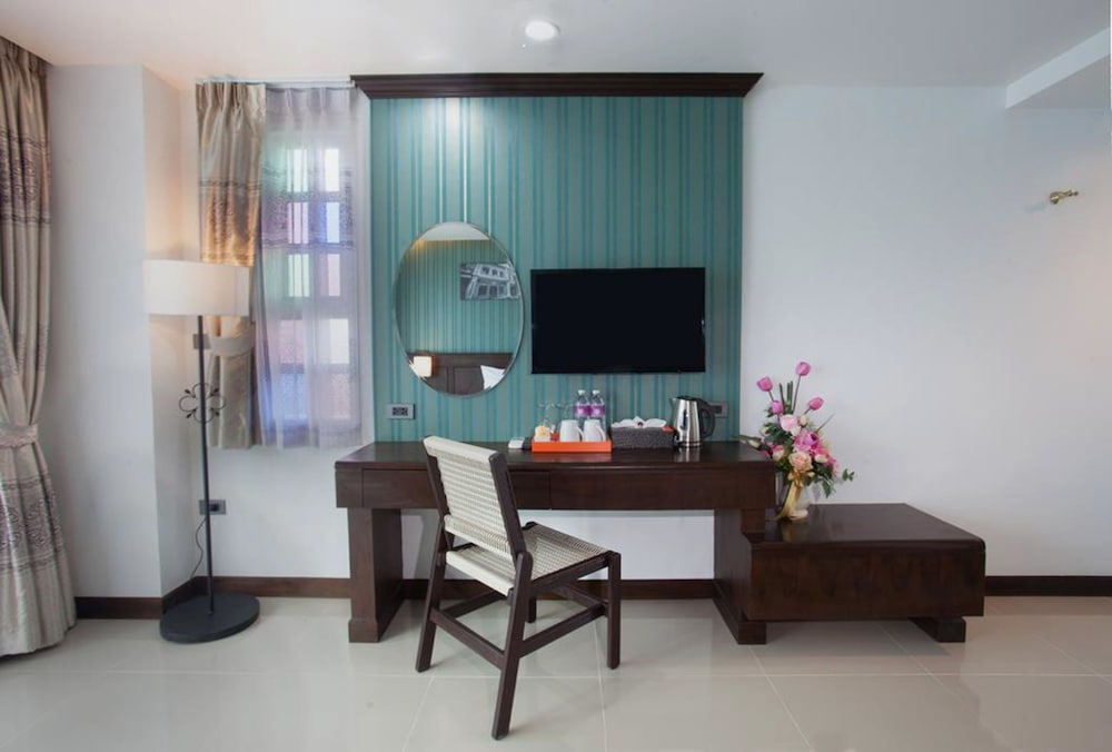 Superior Twin Room with Shower - Photo 7