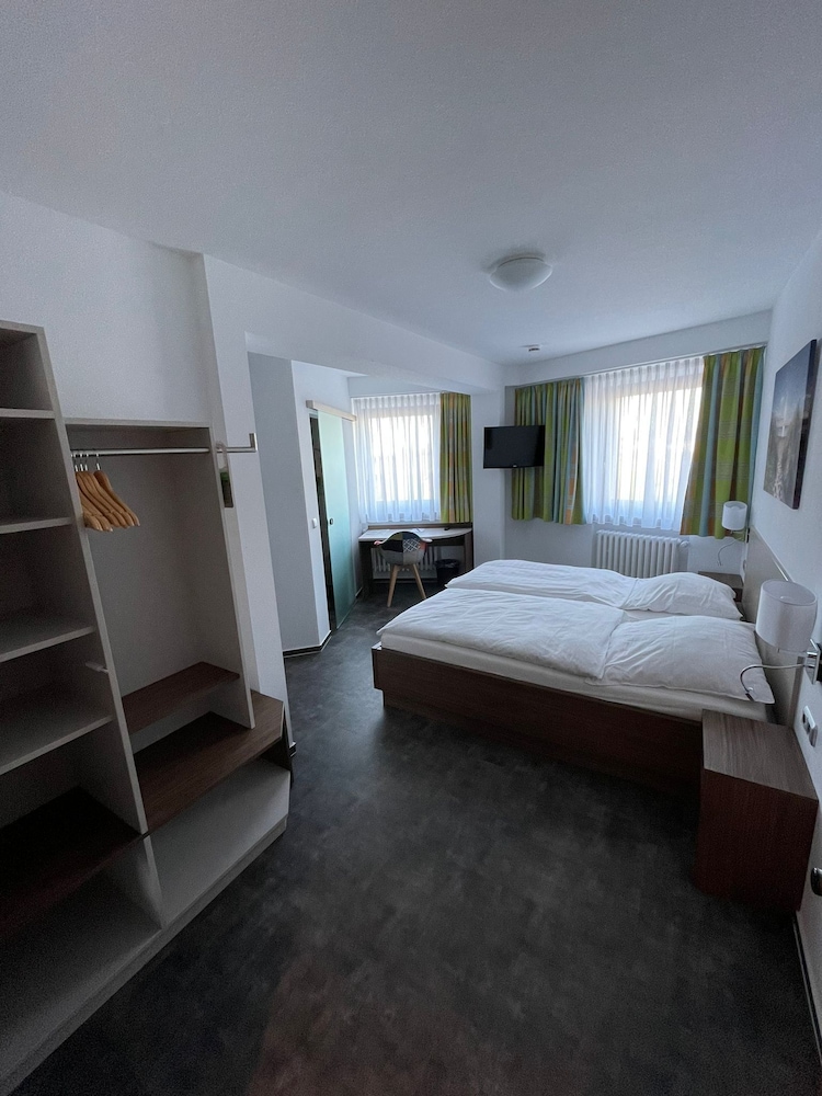 Business Quadruple Room, 1 King Bed with Sofa bed, Non Smoking