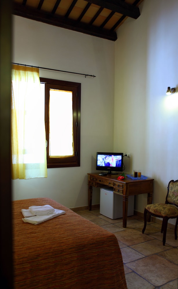 Deluxe Room, Ensuite photo 3