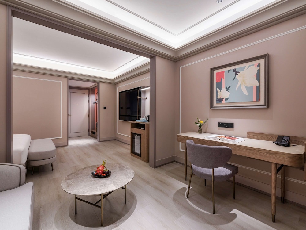 Deluxe Room, 1 King Bed