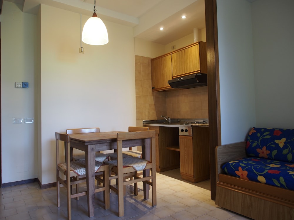 Apartment, 2 Bedrooms, Terrace - Photo 3